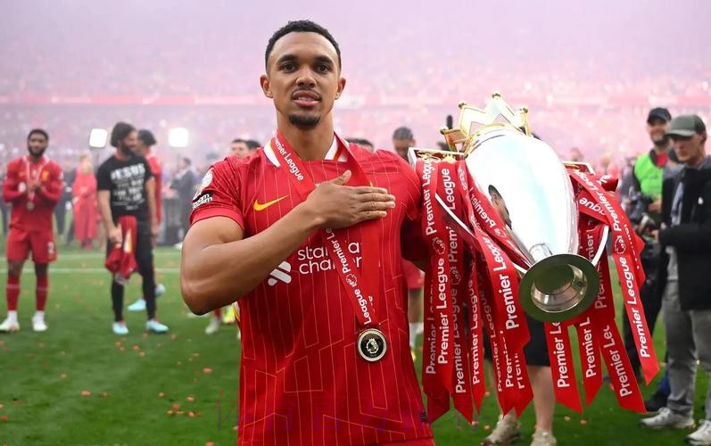 太阳报:皇马想让阿诺德提前解约 以参加世俱杯 太阳报:皇马想让阿诺德提前解约 以参加世俱杯